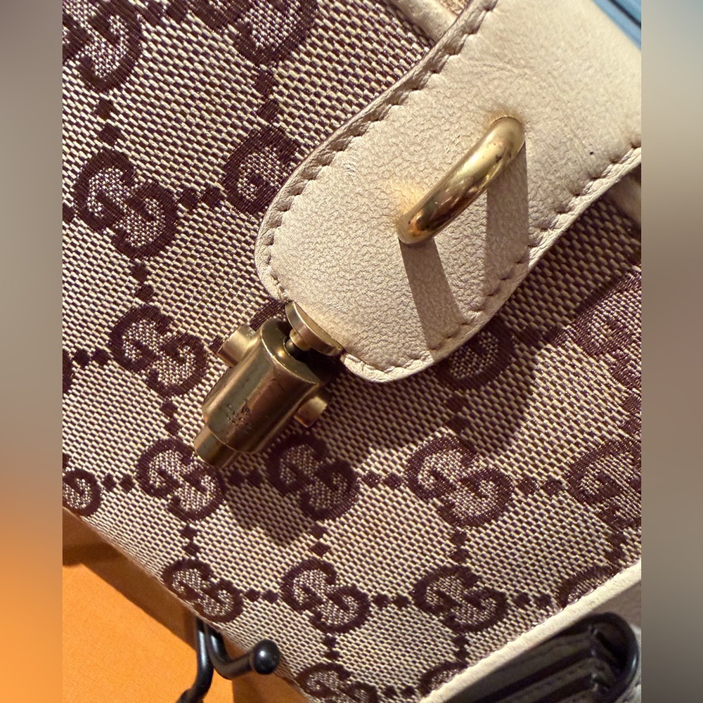 ⭐️⭐️vintage Gucci GG Canvas Compact Wallet - Picture 5 of 15